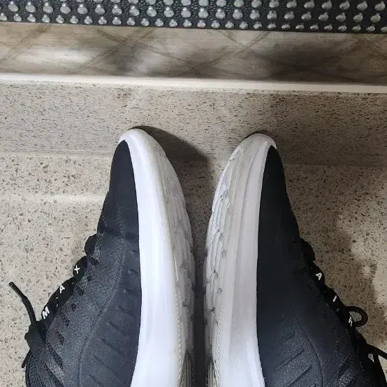 [BUNJANG] Nike Air Max AXIS Black Sneakers (Size 245) / 나이키 에어맥스 AXIS 블랙 운동화 size245