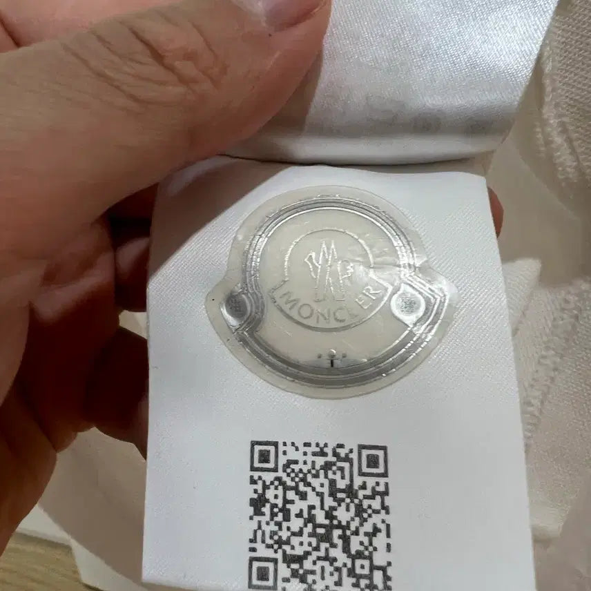 [BUNJANG] Moncler White Collar Polo Shirt XL / 몽클레어 화이트 카라티반팔 xl