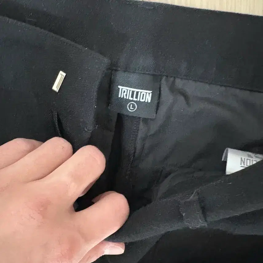 [BUNJANG] Trillion Black Pants L Size / 트릴리온 블랙 바지 L 사이즈