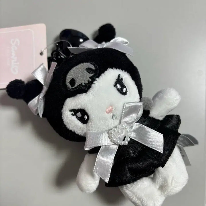 [BUNJANG] Sanrio Kuromi Black Heart Plush Keychain / [B제품 반값할인] 정품 쿠로미 블랙하트 봉제인형 키링