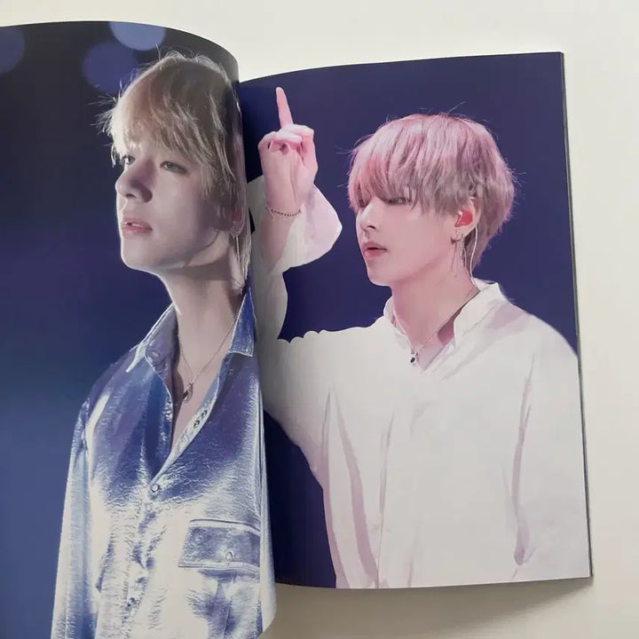 [BUNJANG] BTS V Visual Shock Chocolate Box Exhibition Brochure / 방탄소년단 BTS V 태형 뷔 비주얼쇼크 초콜릿박스 전시회 도록