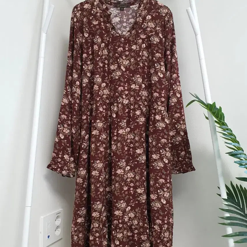 [BUNJANG] Thursday Island Floral Tiered Dress / 써스데이아일랜드 플로럴 티어드원피스