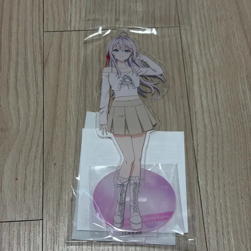 [BUNJANG] Aria Acrylic Stand / 가끔씩 툭하고 러시아어로 부끄러워하는 옆자리의 아랴 양 아크릴 스탠드