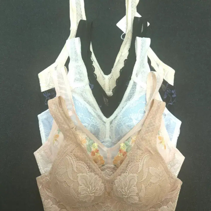 [BUNJANG] Asidamiwa Floral Embroidered Bra and Panty Set / 75B.아시다미와 플라워 자수 브라팬티 5세트  35,000원