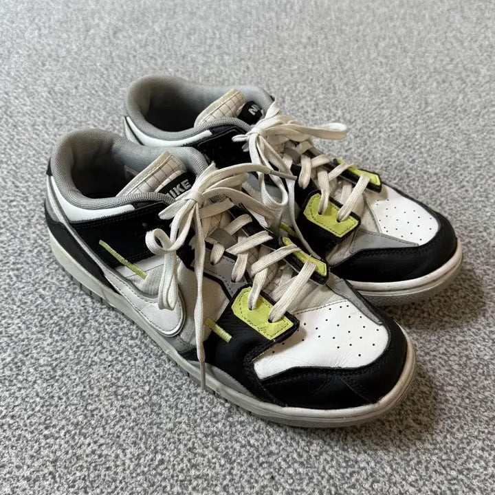 [BUNJANG] Nike Dunk Scrap Black White Fluorescent Point Sneakers / [정가 40만원] 나이키 덩크 스크랩 285