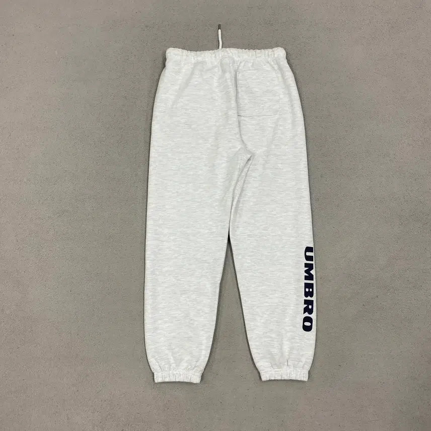 [BUNJANG] Umbro Training Pants (Waist 28-30 inches) / 엄브로 트레이닝 바지 28~30