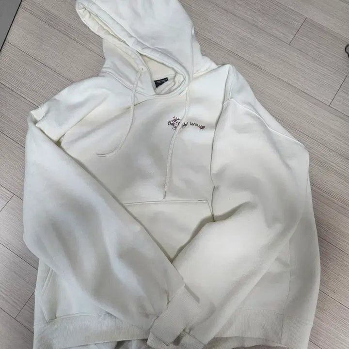 [SOLD OUT] 꼼파뇨 후드집업 Winter Hoooly 자수 후드 크림