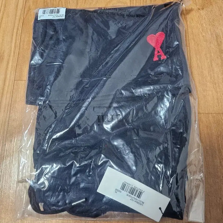 [SOLD OUT] 아미 하트 로고 네이비 반바지 XL