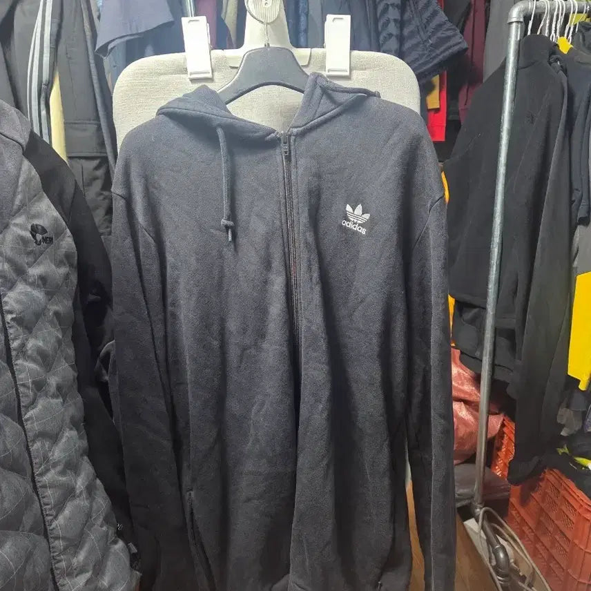 [BUNJANG] Adidas Black Hoodie Zip-up / 아디다스 블랙 후드집업