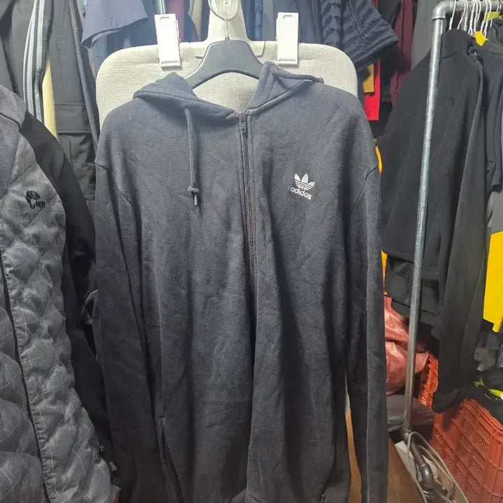 [BUNJANG] Adidas Black Hoodie Zip-up / 아디다스 블랙 후드집업