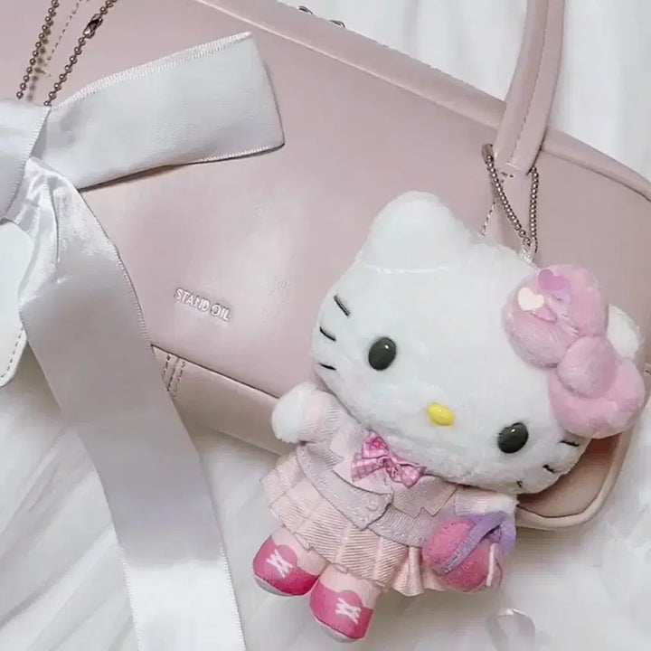 [BUNJANG] Hello Kitty School Look Doll Keychain / 새상품 헬로키티 스쿨룩 인형 키링