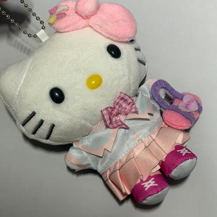 [BUNJANG] Hello Kitty School Look Doll Keychain / 새상품 헬로키티 스쿨룩 인형 키링