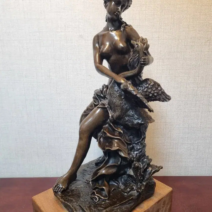 [BUNJANG] Bronze Sculpture Leda and the Swan / [동 브론즈 작품] 레다와 백조(Leda and the Swan)