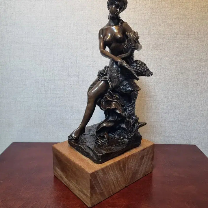 [BUNJANG] Bronze Sculpture Leda and the Swan / [동 브론즈 작품] 레다와 백조(Leda and the Swan)