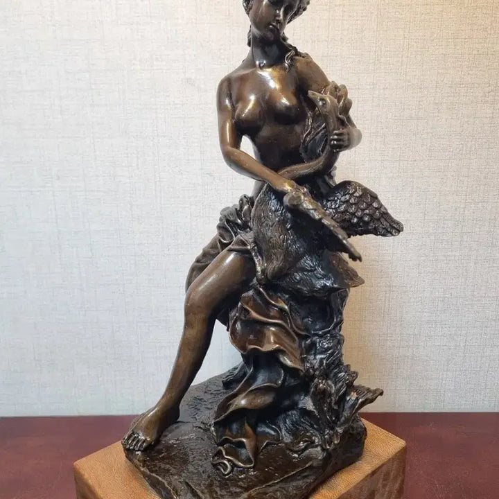 [BUNJANG] Bronze Sculpture Leda and the Swan / [동 브론즈 작품] 레다와 백조(Leda and the Swan)