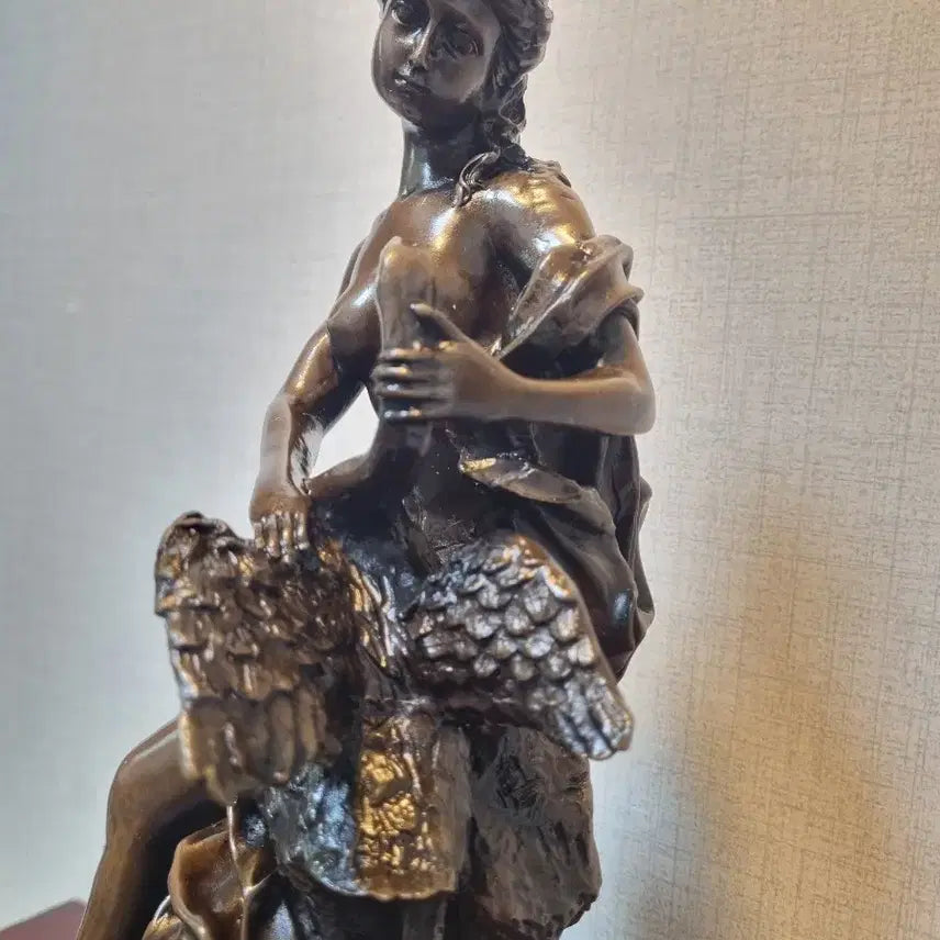 [BUNJANG] Bronze Sculpture Leda and the Swan / [동 브론즈 작품] 레다와 백조(Leda and the Swan)