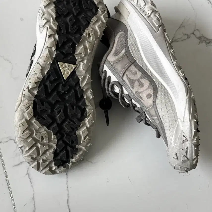 [BUNJANG] Nike ACG Mountain Fly 2 Low Hiking Shoes / 나이키 ACG 마운틴 플라이 2 로우