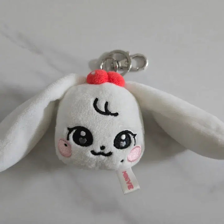 [BUNJANG] IVE Wonyoung Cherry Mini B Pop-Up Face Keyring / 아이브 장원영 체리 미니브 팝업 페이스 키링
