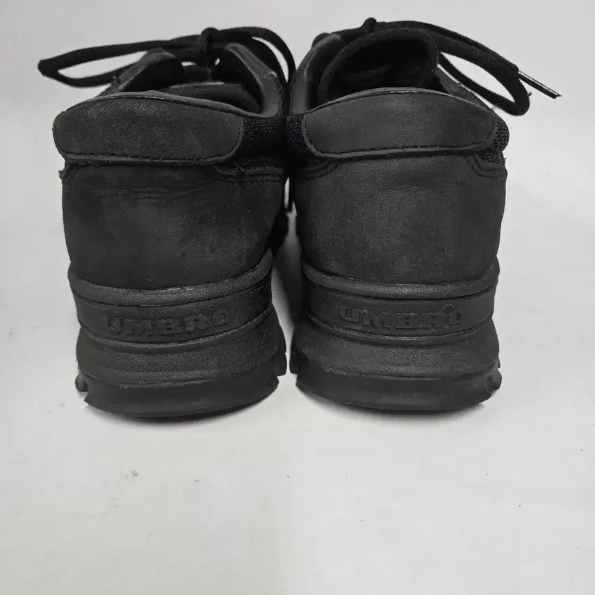 [BUNJANG] Umbro All Black Height-Increasing Sneakers (230) / 엄브로 올블랙 키높이 운동화230