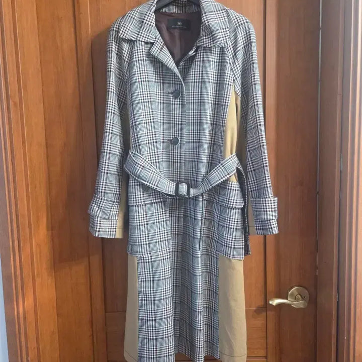 [BUNJANG] Si Trench Coat / 씨(Si) 트렌치코트