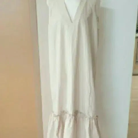 [BUNJANG] ZARA V-Neck Long Dress with Frills / 자라 V넥 롱 원피스 프릴 L