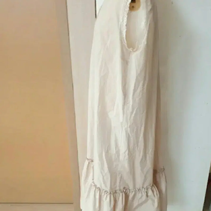 [BUNJANG] ZARA V-Neck Long Dress with Frills / 자라 V넥 롱 원피스 프릴 L