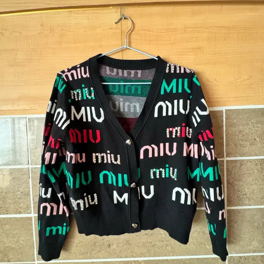 [BUNJANG] Logo Black Cardigan / 로고 블랙 가디건