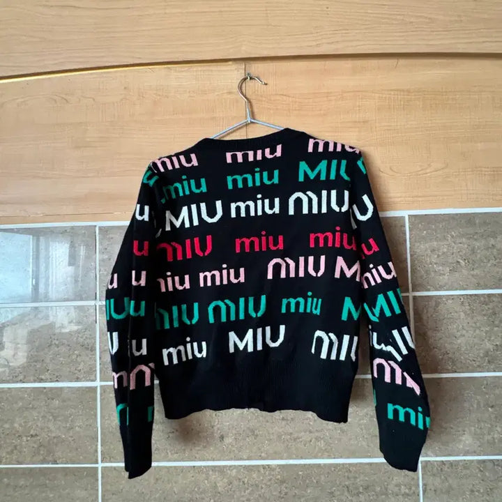 [BUNJANG] Logo Black Cardigan / 로고 블랙 가디건