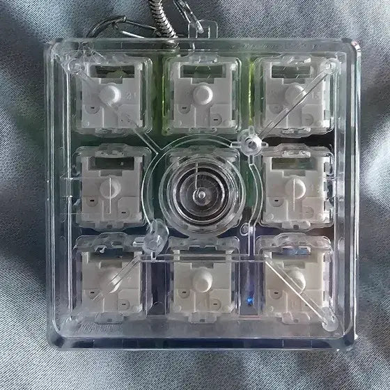[BUNJANG] Hello Kitty 9-Keycap Keyring / 헬로키티 9구키캡 키링