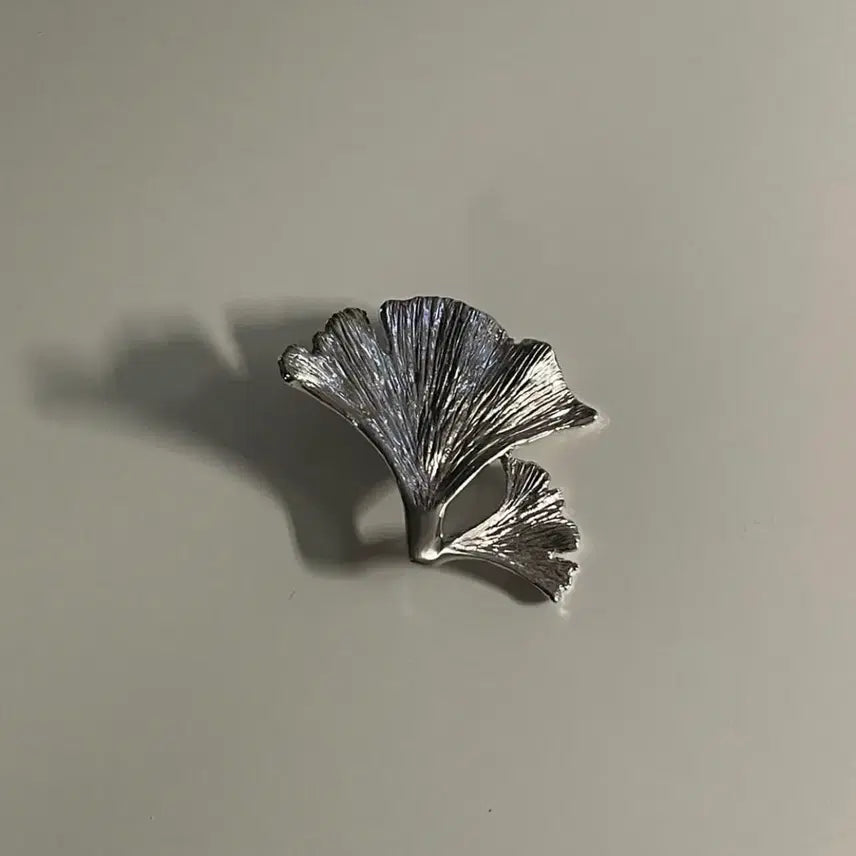 [BUNJANG] STU Maple Leaf Brooch / [구매]stu 나뭇잎 단풍 브로치