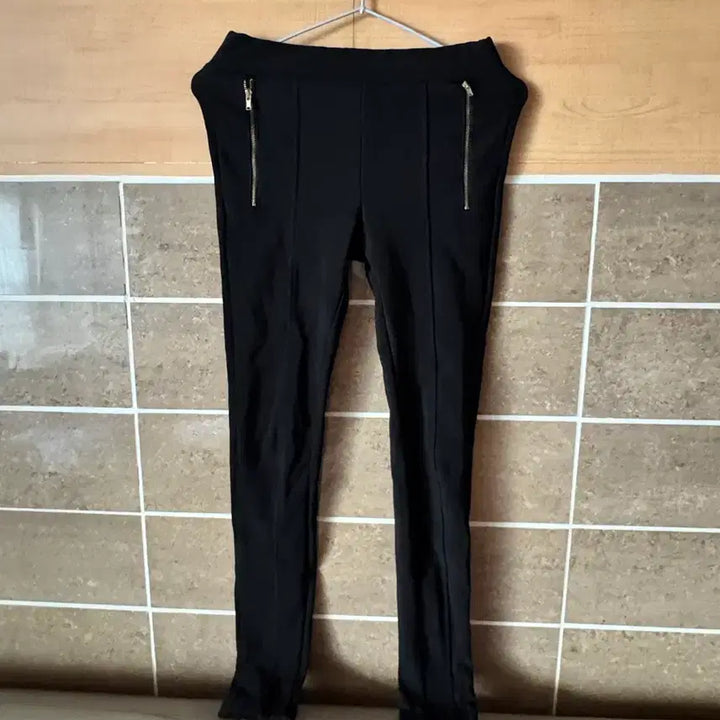 [BUNJANG] Black Zipper Detail Leggings Pants / 블랙 지퍼 포인트 레깅스 팬츠
