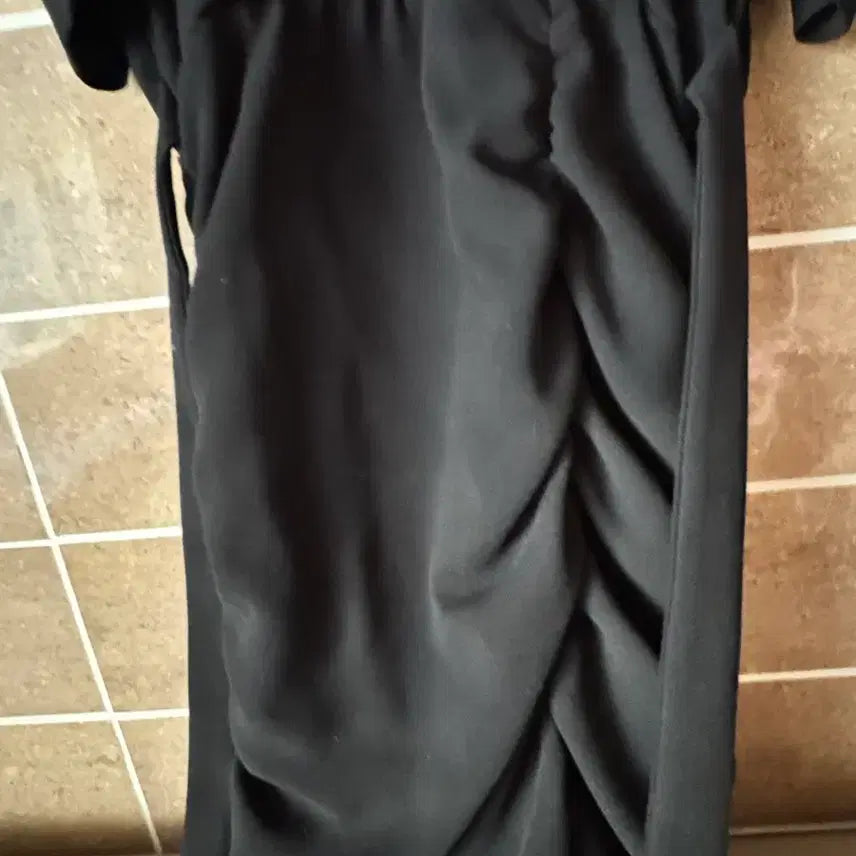 [BUNJANG] Black Puff Sleeve Mini Dress / 블랙 퍼프 미니 원피스