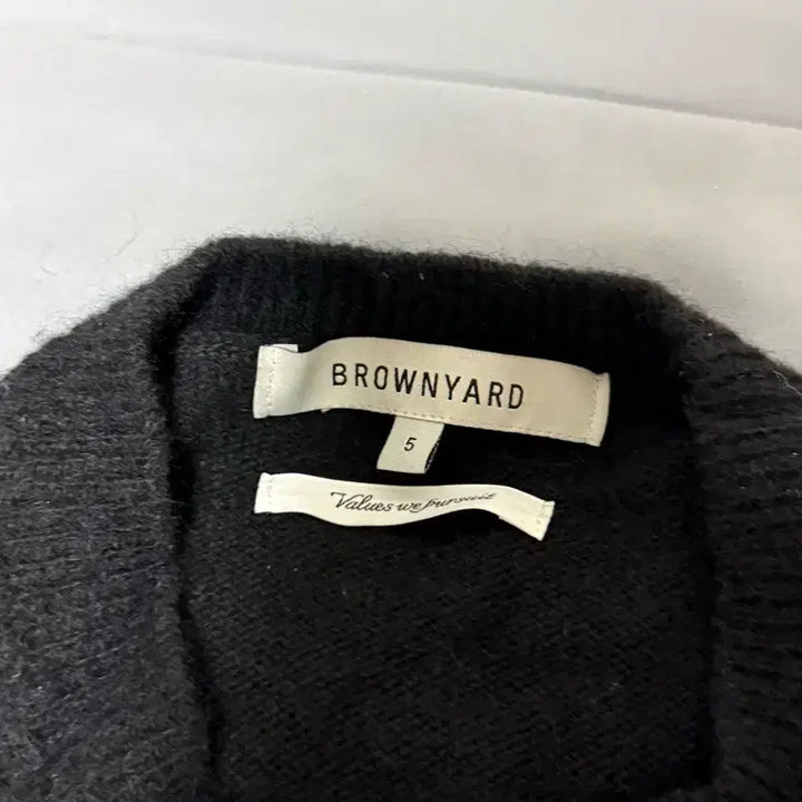 [SOLD OUT] 브라운야드 알파카니트 블랙 5사이즈