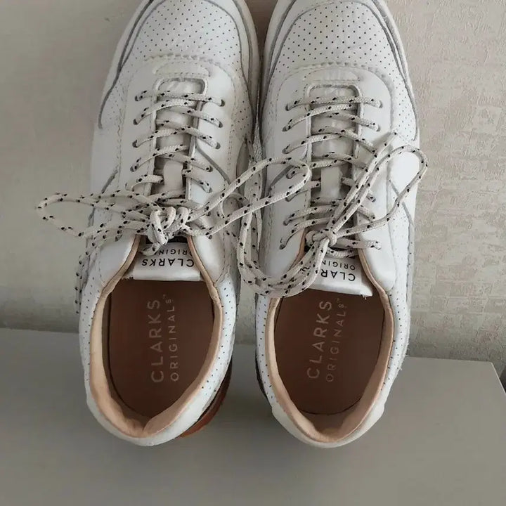 [BUNJANG] Clarks Originals White Leather Sneakers / 클락스 오리지널 화이트 스니커즈
