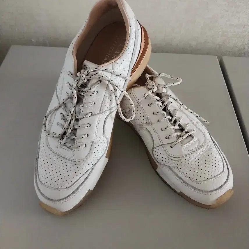 [BUNJANG] Clarks Originals White Leather Sneakers / 클락스 오리지널 화이트 스니커즈