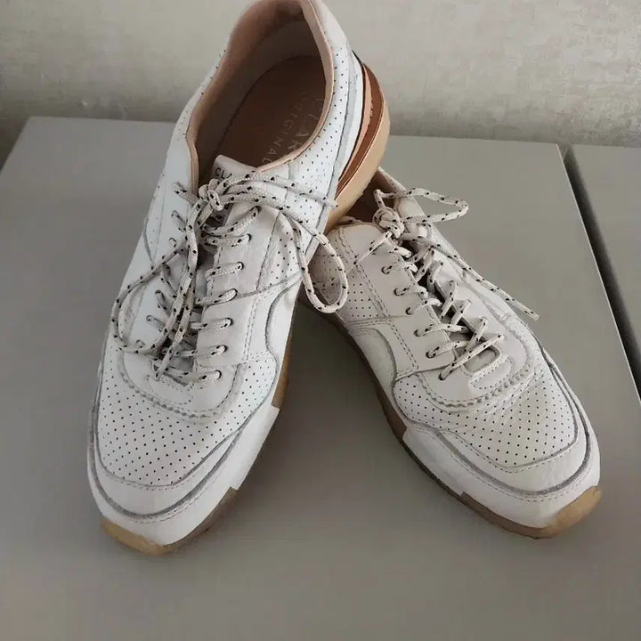 [BUNJANG] Clarks Originals White Leather Sneakers / 클락스 오리지널 화이트 스니커즈