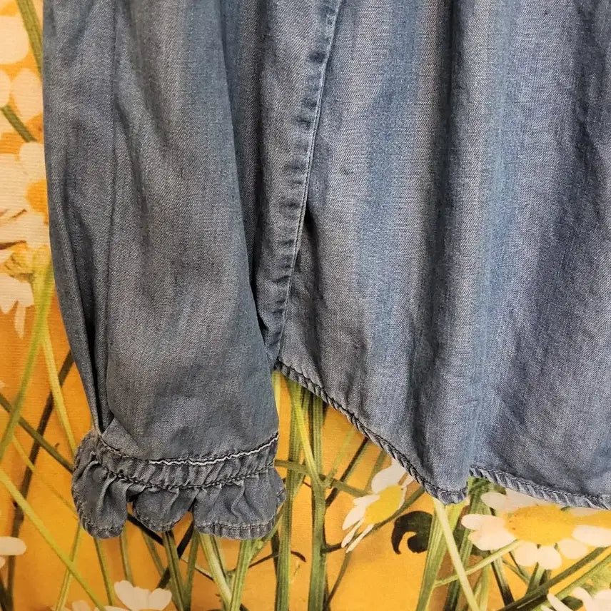 [BUNJANG] Soft Denim Shirt with Frill Detail / 부드러운 청 데님 셔츠 프릴 장식 F