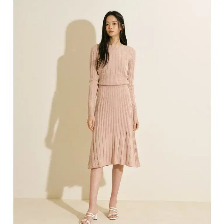 [BUNJANG] Blanche Daisy Knit Top and Skirt Set / 블랑쇼 데이지 니트 탑 니트 스커트 핑크베이지 베이지
