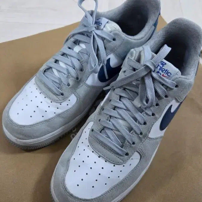 [BUNJANG] Nike Air Force 1 Athletic Club (GS) Sneakers / 에어포스1 애슬레틱 클럽 230 판매