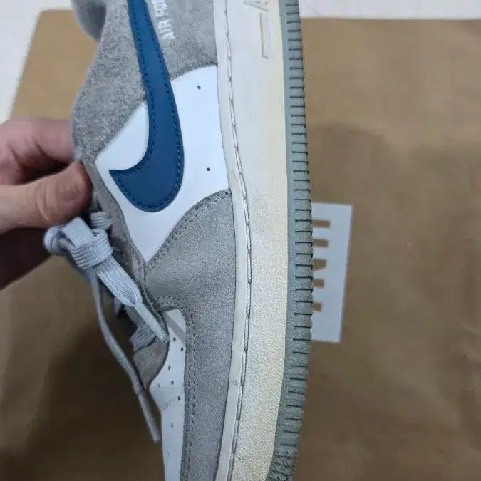 [BUNJANG] Nike Air Force 1 Athletic Club (GS) Sneakers / 에어포스1 애슬레틱 클럽 230 판매
