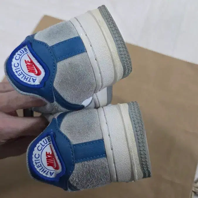 [BUNJANG] Nike Air Force 1 Athletic Club (GS) Sneakers / 에어포스1 애슬레틱 클럽 230 판매
