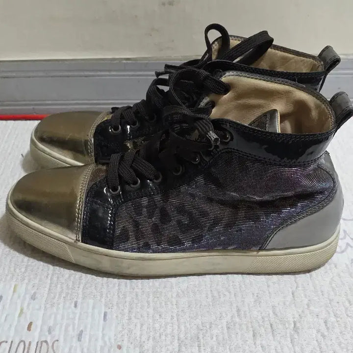 [BUNJANG] Christian Louboutin Metallic Bronze High-Top Sneakers Size 42 / 크리스찬 루부탱 하이탑 42