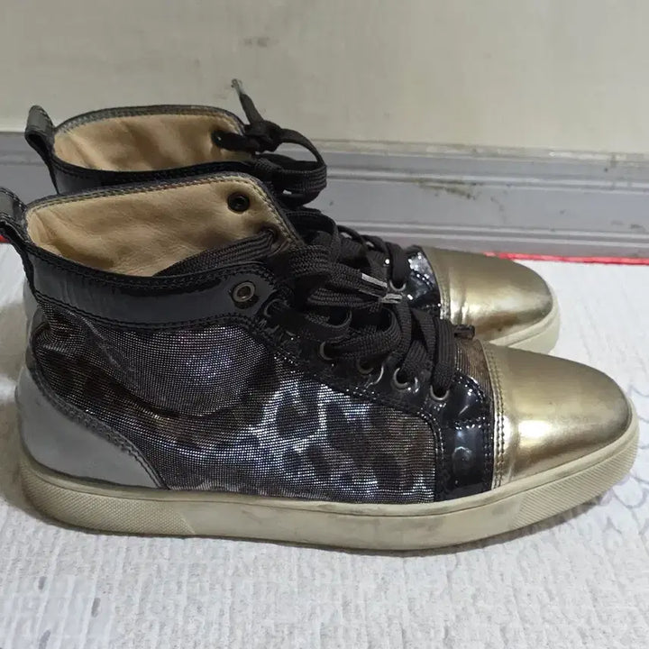 [BUNJANG] Christian Louboutin Metallic Bronze High-Top Sneakers Size 42 / 크리스찬 루부탱 하이탑 42