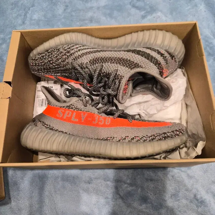 [BUNJANG] Adidas Yeezy Boost 350 V2 Beluga Sneakers / 아코탭 정품 아디다스 이지부스트 350 V2 벨루가 255판매합니다.
