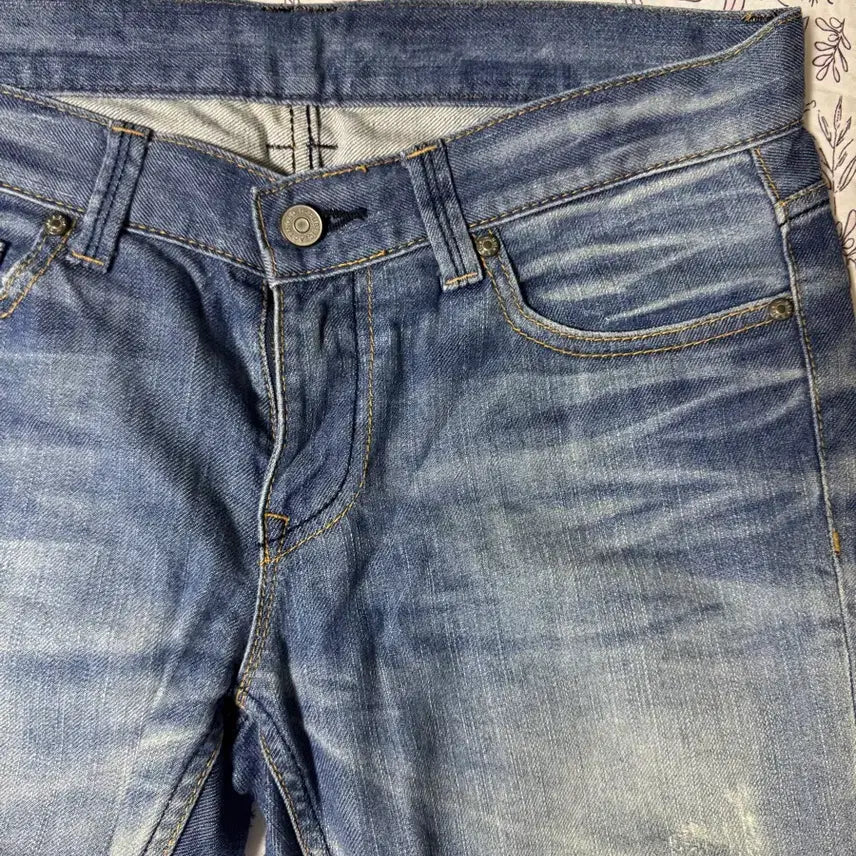 [BUNJANG] CROPPED DAMAGE JEANS / CROPPED DAMAGE JEANS