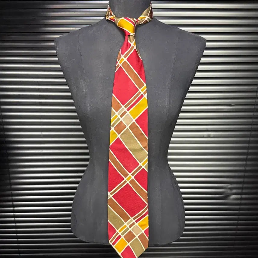 [BUNJANG] Dolce &amp; Gabbana D&amp;G Striped Ethnic Silk Necktie Vintage Red / 돌체앤가바나 D&amp;G 스트라이프 에스닉 실크 넥타이 빈티지 명품 레드 빨강