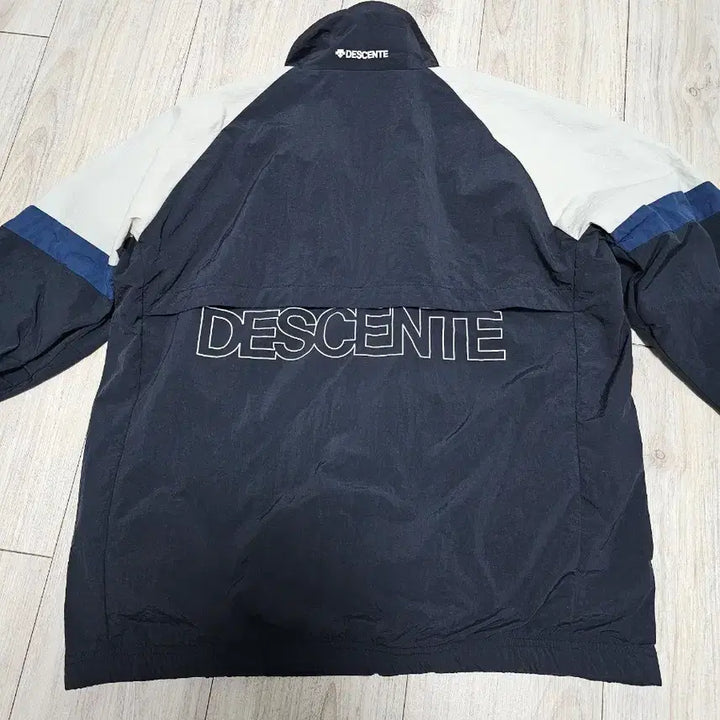 [BUNJANG] Descente Colorblock Woven Windproof Jacket / 데상트 컬러블록 우븐 방풍 자켓 4.5만에 팝니다.