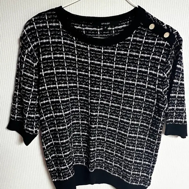 [BUNJANG] On&amp;On Short Sleeve Knit Top / 온앤온 반팔니트 프리사이즈 55