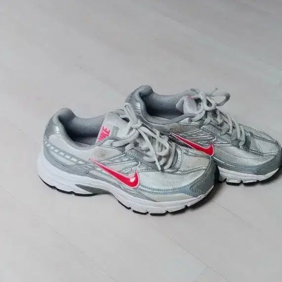 [BUNJANG] Nike Sport Trekking Sneakers / 나이키운동화 220mm