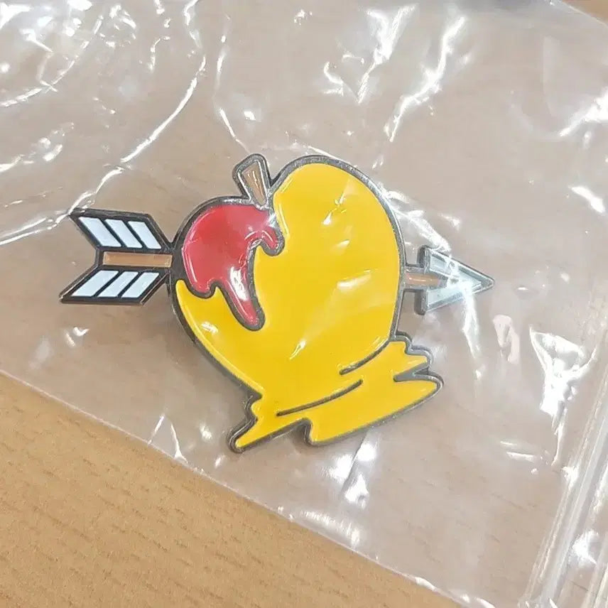[BUNJANG] Jamtteul Golden Apple Badge / 잠뜰 블라인드 황금사과 뱃지 팝니다!